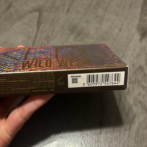 Urban Decay Naked Eyeshadow Palette NIB - Picture 6 of 10